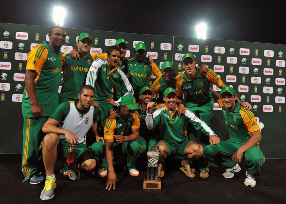 South Africa celebrate with the series' trophy