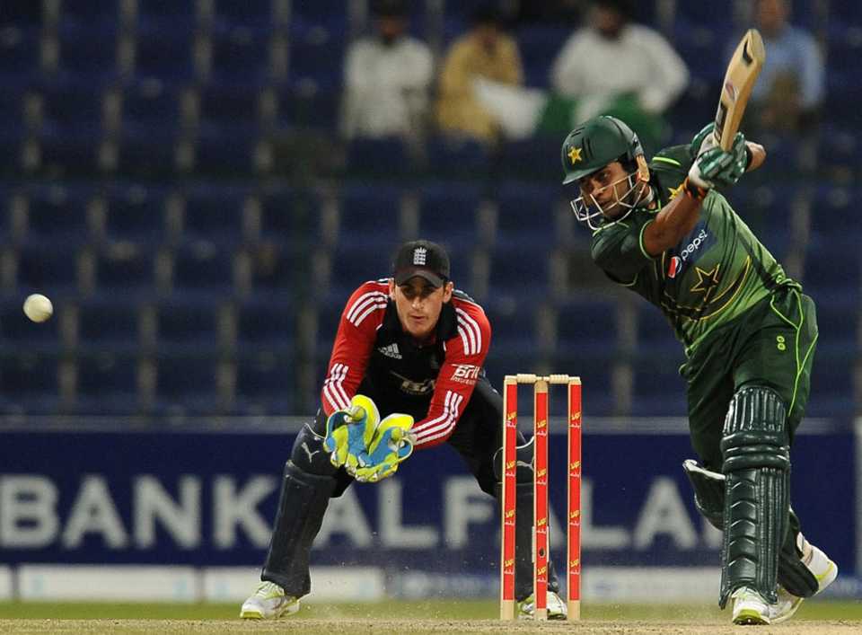 Umar Akmal gave Pakistan hope, Pakistan v England, 2nd ODI, Abu Dhabi, February 15, 2012