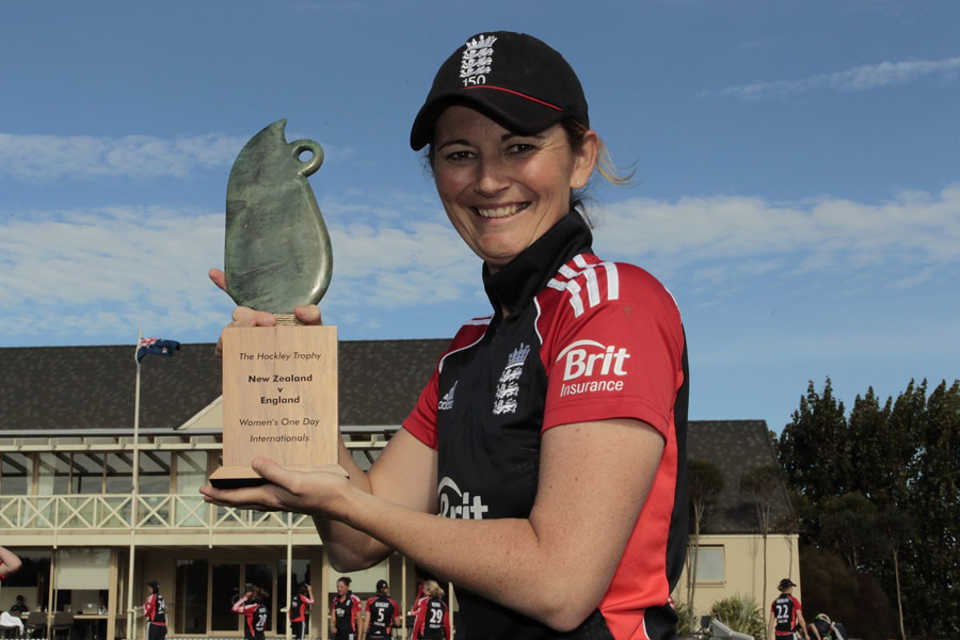 Charlotte Edwards hold the ODI series trophy, which England won 3-0