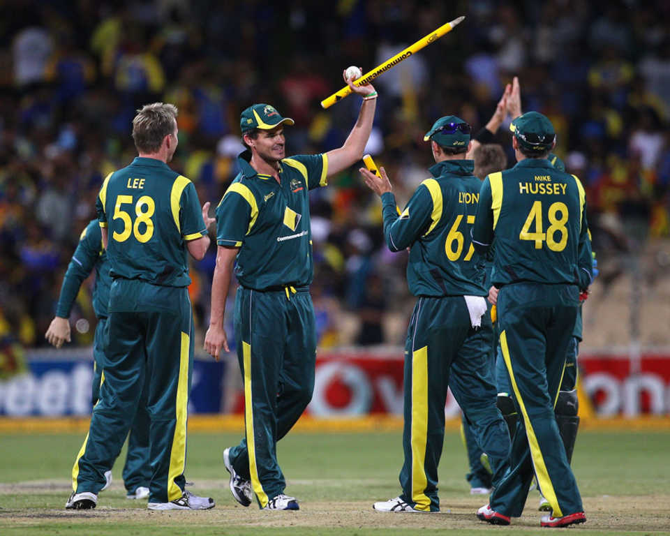 Clint McKay takes a stump and a ball as a souvenir, Australia v Sri Lanka, CB Series, 3rd final, Adelaide, March 8, 2012