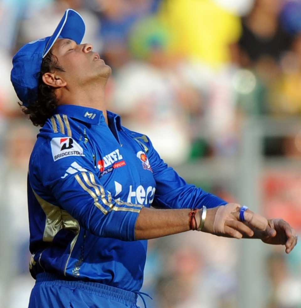 Sachin Tendulkar expresses his disappointment in the field