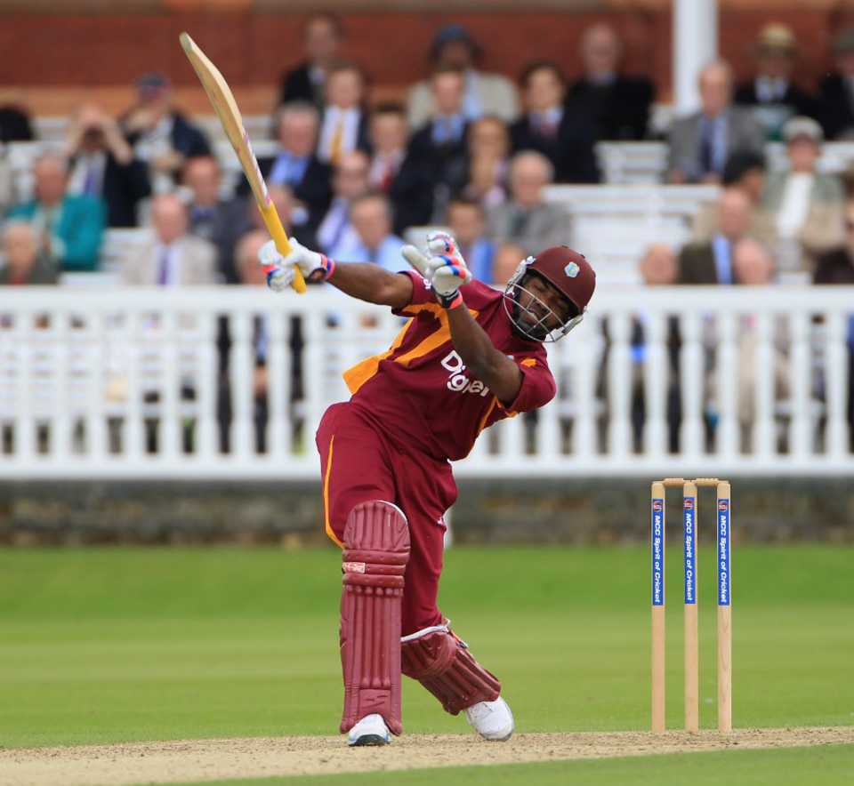 Darren Bravo goes one-handed during his hundred