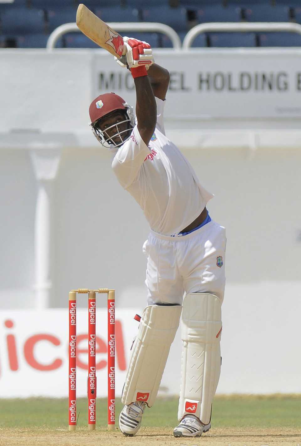 Kemar Roach stroked a crucial 41 off 60 deliveries