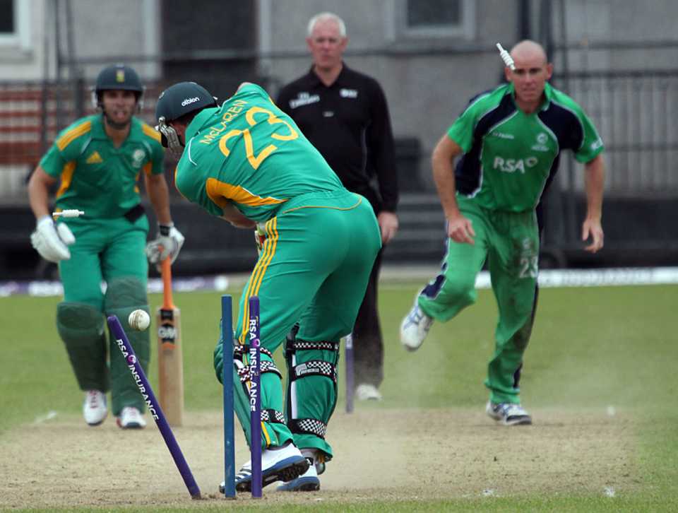 Trent Johnston bowls Ryan McLaren during his three-wicket haul, Ireland XI v South Africa A, 1st one-day match, Strabane, August 19, 2012