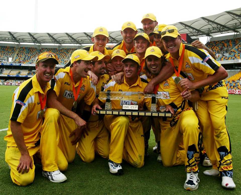 Western Australia's players after winning the 2003-04 ING Cup, February 29, 2004, Brisbane