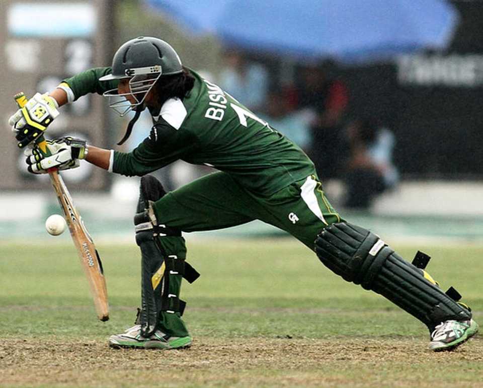 Bismah Maroof plays a defensive shot, Bangladesh v Pakistan, 2nd semi-final, ACC Women's T20 Asia Cup, Guangzhou, October 28, 2012