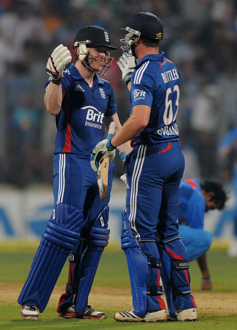 Eoin Morgan and Jos Buttler saw England to a six-wicket win, India v England, 2nd Twenty20 international, Mumbai, December 22, 2012