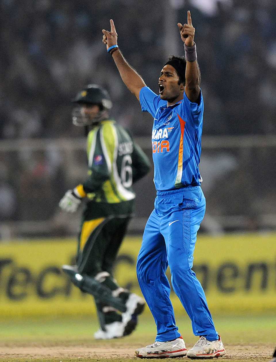 Ashok Dinda's three wickets were crucial in India's win
