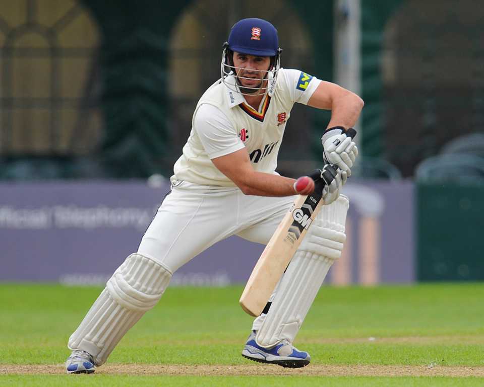 Ryan ten Doeschate made 30 before becoming one of Jack Shantry's seven wickets