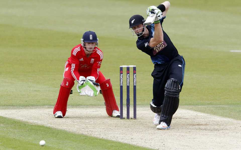 Martin Guptill drives through the covers, England v New Zealand, 2nd ODI, Ageas Bowl, June 2, 2013