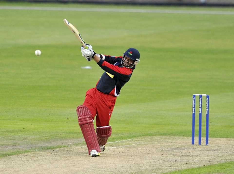 Ashwell Prince's unbeaten 98 took Lancashire to victory