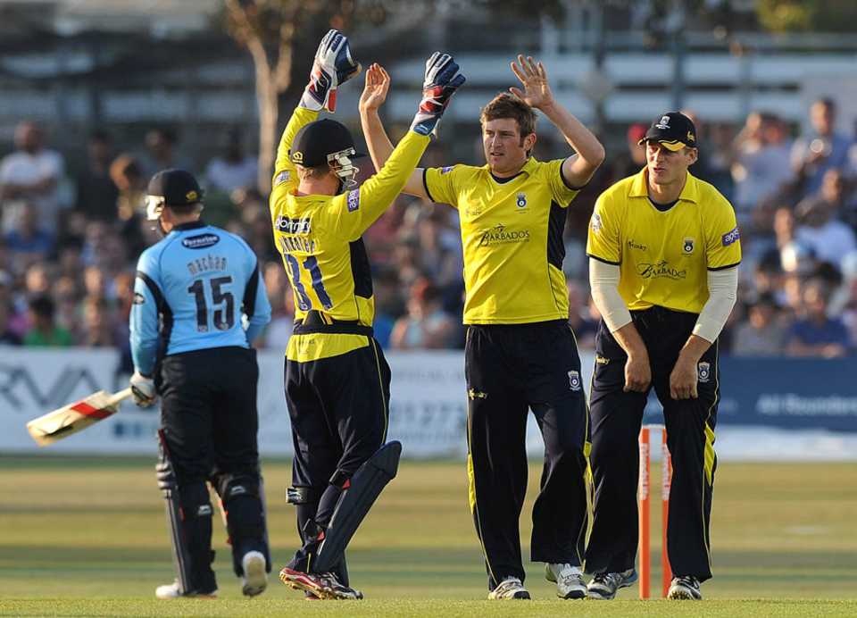 Liam Dawson took two wickets in a economical spell