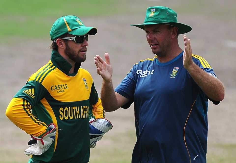 South Africa spin consultant Claude Henderson has a chat with AB de Villiers, Sri Lanka Cricket Board President's XI v South Africans, Colombo, Jul 17, 2013
