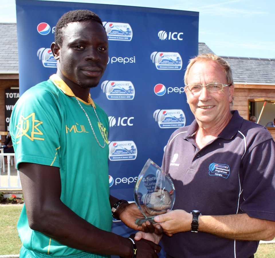 Saheed Akolade picked up six wickets, Bahrain v Nigeria, ICC World Cricket League Division Six, St Martin, July 25, 2013