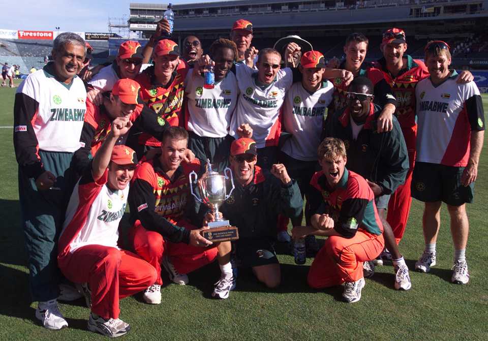 Zimbabwe celebrate their series win over New Zealand, New Zealand v Zimbabwe, 3rd ODI, Auckland, January 7, 2001