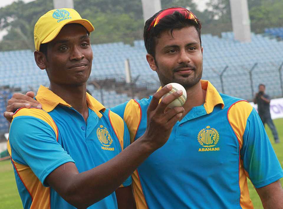 6 + 4 - Al-Amin Hossain and Nabil Samad shared all ten wickets between them, Abahani Limited v Cricket Coaching School, DPL 2013, Fatullah, September 12, 2013