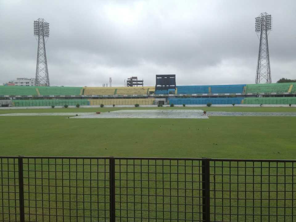Rain did not allow any play on the first day, BCB XI v New Zealanders, 1st day, Chittagong, October 4, 2013 
