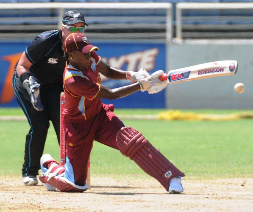 Shakera Selman sweeps the ball, West Indies v New Zealand, 2nd Women's ODI, Kingston, October 8, 2013