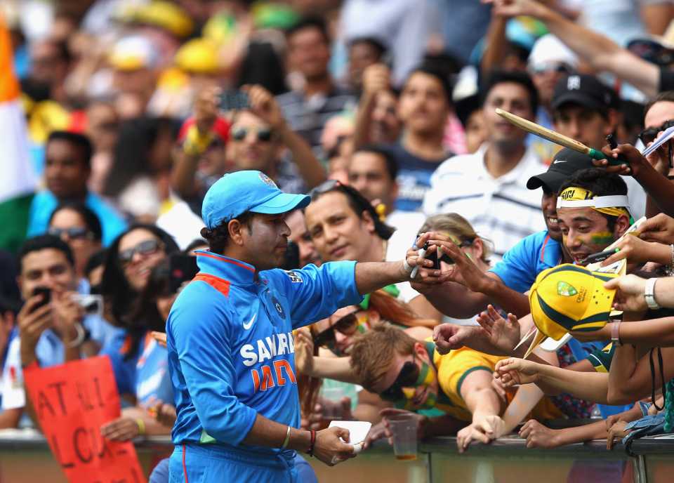 Sachin Tendulkar signs autographs, Australia v India, CB Series, Sydney, February 26, 2012