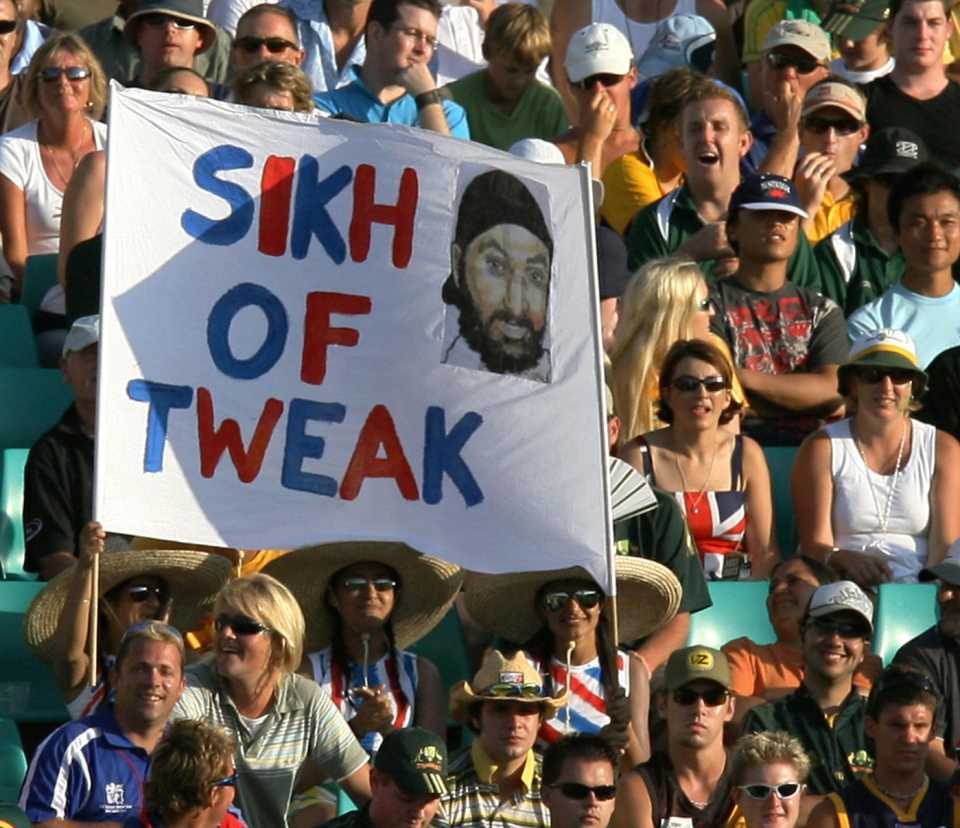 Monty Panesar's fans hold up a sign for him, Australia v England, CB Series, 10th match, Sydney, February 2, 2007