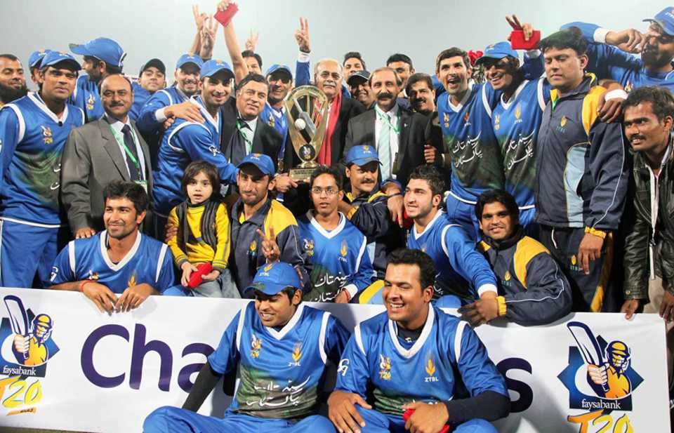 ZTBL celebrate winning the Faysal Bank T20 Cup title, Faysal Bank T20 Cup, final, Lahore, December 3, 2013 