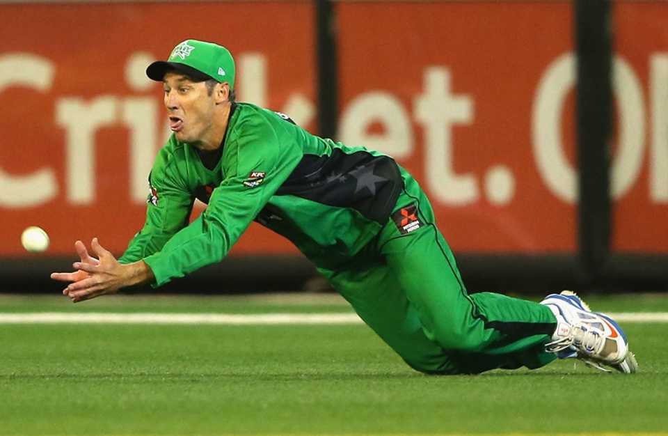 David Hussey took a sharp catch to dismiss Aaron Finch for 32