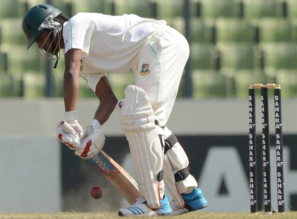 Rubel Hossain digs one out successfully, Bangladesh v Sri Lanka, 1st Test, Mirpur, 4th day, January 30, 2014