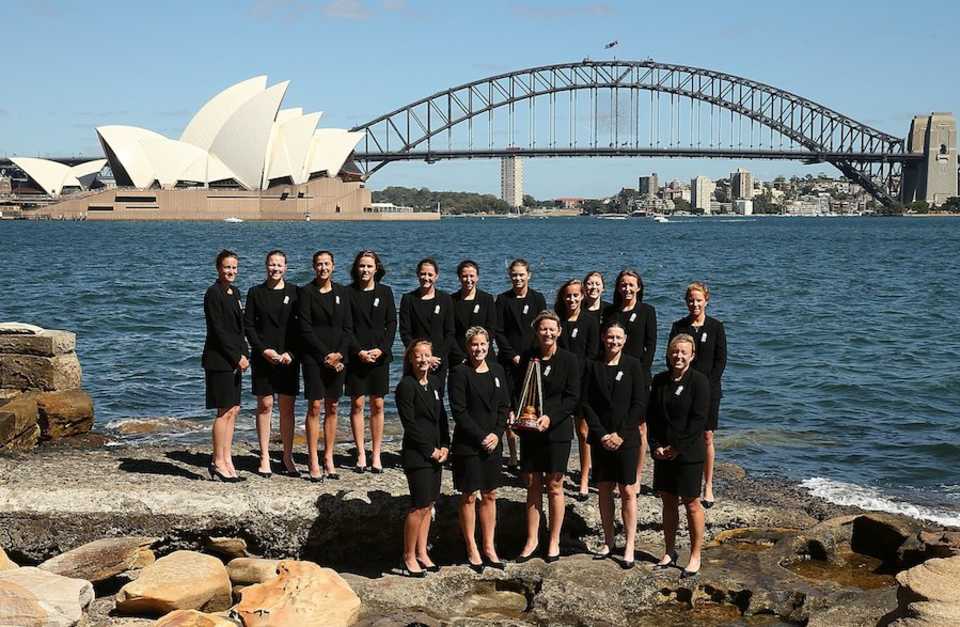 The victorious England Women's team, Sydney, February 3, 2014