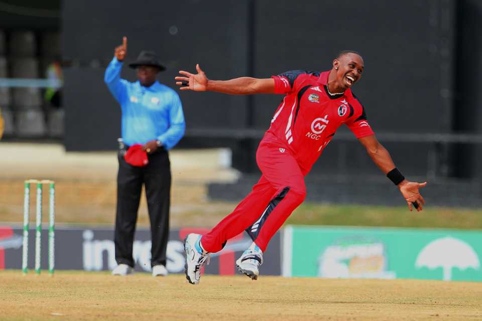 Dwayne Bravo gaining one of two successful lbw appeals