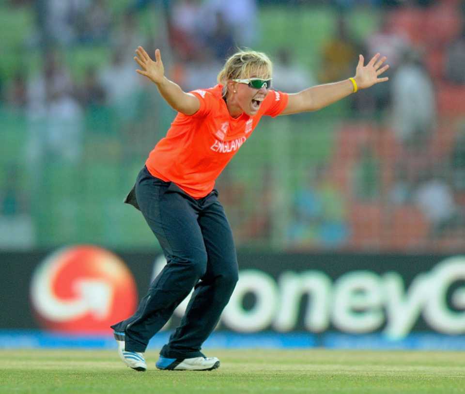 Danielle Hazell appeals for a wicket