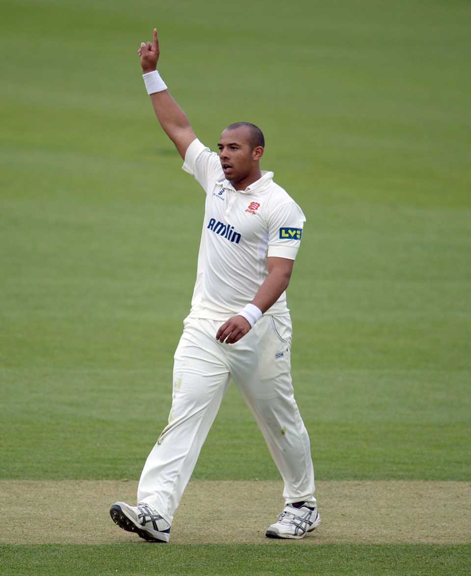 Tymal Mills claimed a couple of late wickets