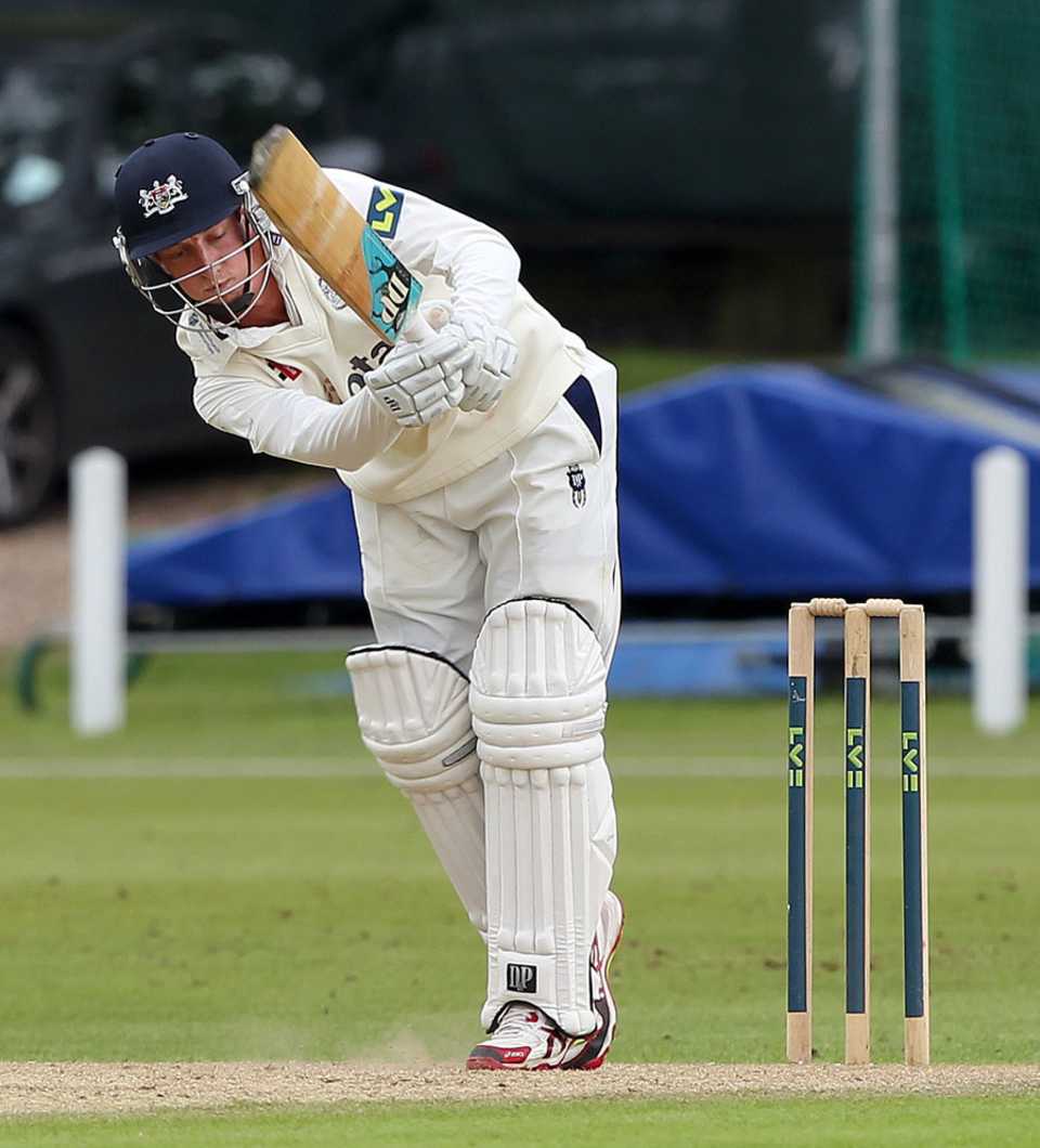 Will Tavaré clips to leg, Leicestershire v Gloucestershire, County Championship, Division Two, Grace Road, 2nd day, June 3, 2014