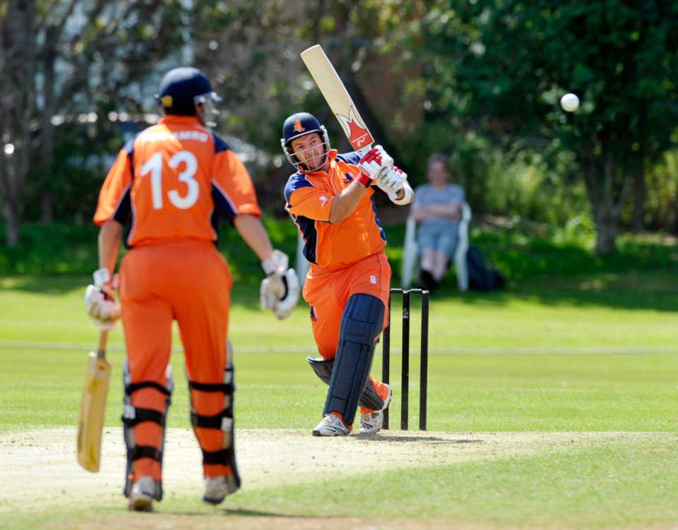 Michael Swart top scored with 62