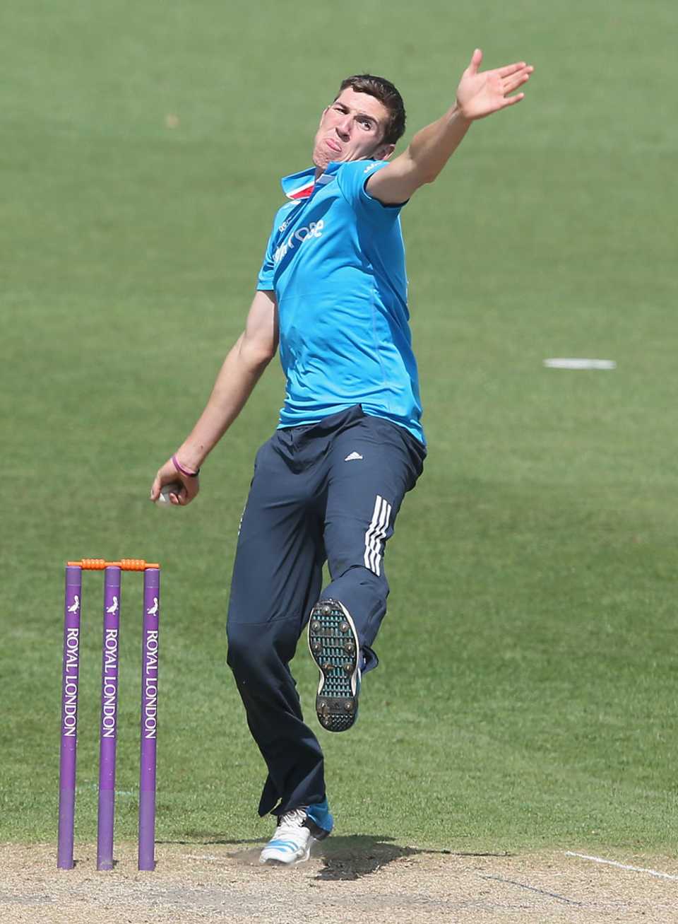 Craig Overton in action, England Lions v Sri Lanka A, Tri-series, New Road, August 11, 2014