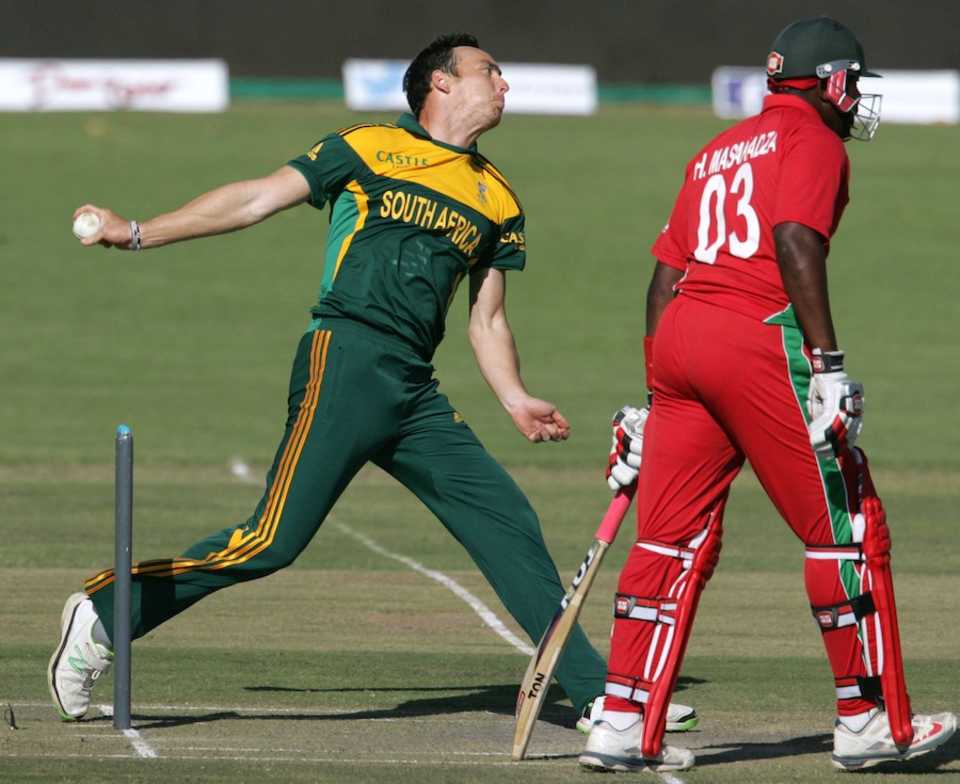 Kyle Abbott bowled a tidy first spell, Zimbabwe v South Africa, 1st ODI, Bulawayo, August 17, 2014
