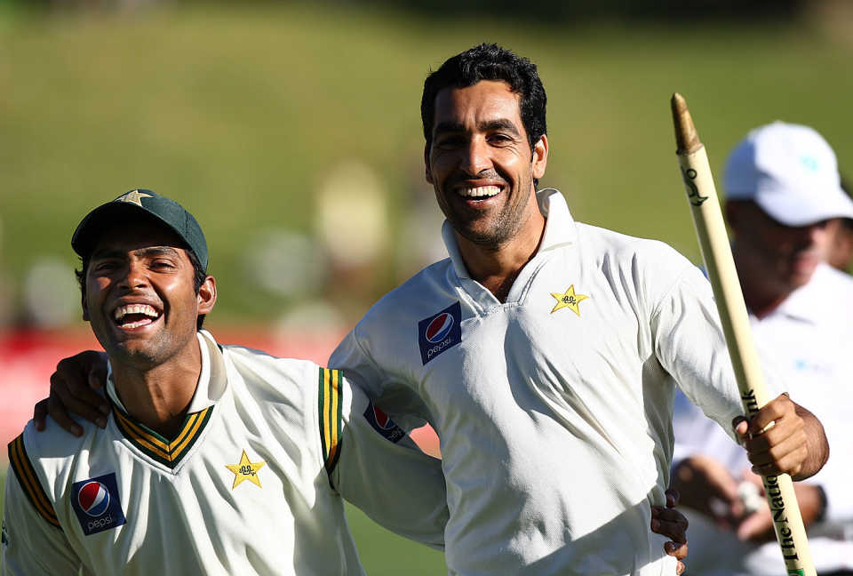 Umar Akmal and Umar celebrate Pakistan's win, New Zealand v Pakistan, 2nd Test, Wellington, 5th day, January 19, 2011