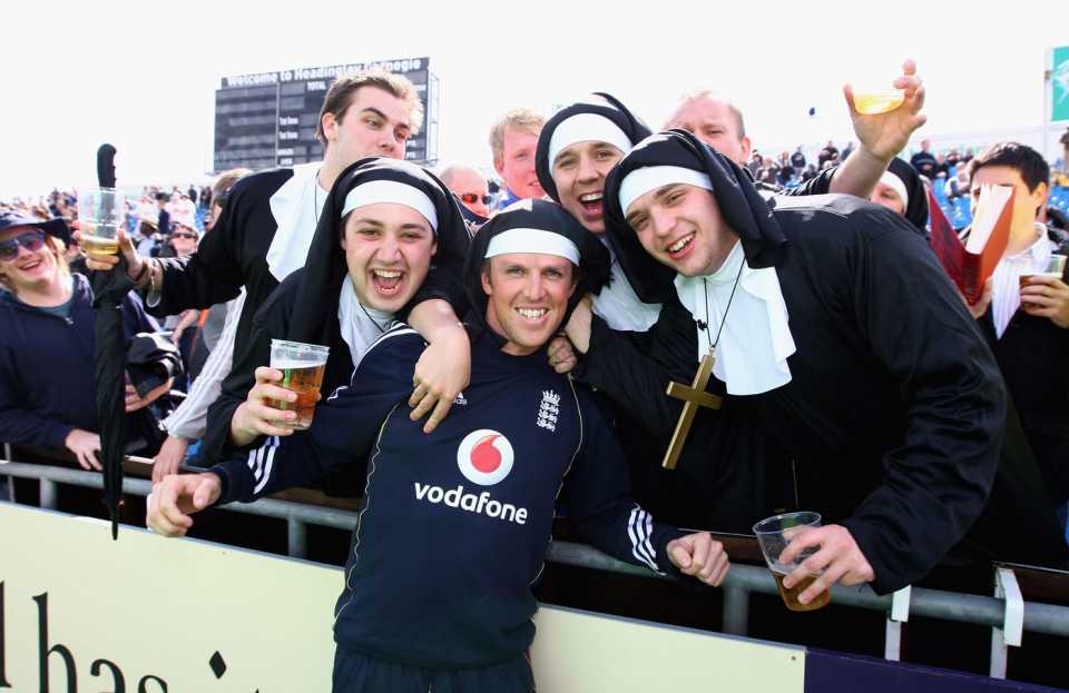 Graeme Swann hangs out with some fans dressed as nuns