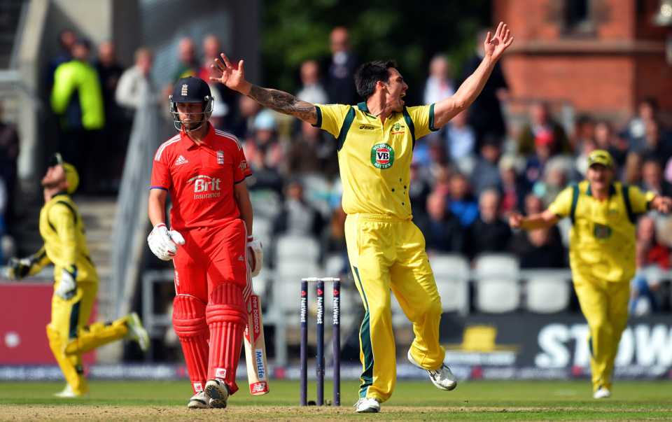 Jonathan Trott was dismissed for a duck by Mitchell Johnson, England v Australia, 2nd NatWest ODI, Old Trafford, September 8, 2013