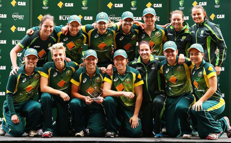 The Australia Women players pose with the series trophy, Australia v West Indies, 4th women's T20, Sydney, November 9, 2014