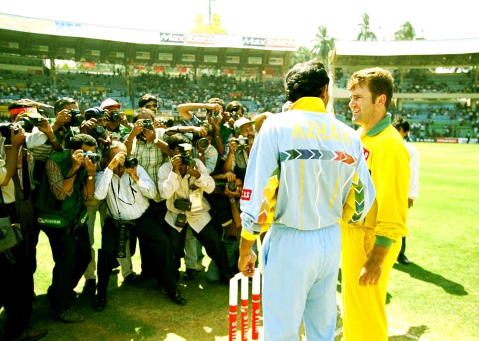 Mohammad Azharuddin and Mark Taylor shake hands before the World Cup match