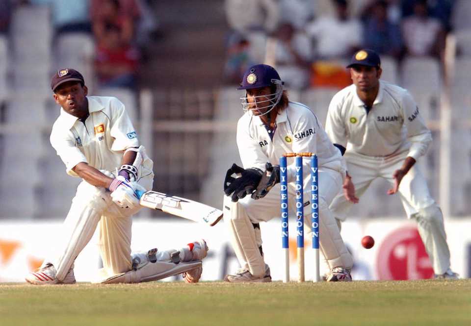 Thilan Samaraweera sweeps during his unbeaten 35, India v Sri Lanka, 1st Test, Chennai, December 6, 2005