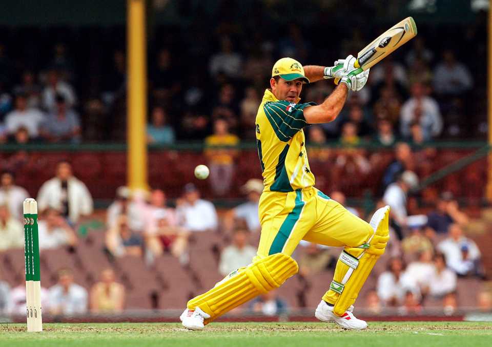 Ricky Ponting cuts, Australia v New Zealand, 2nd ODI, Sydney, December 8, 2004