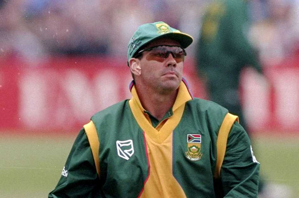 Hansie Cronje with the earpiece he was forced to remove at the first drinks break, India v South Africa, Group A, ICC World Cup, May 15, 1999