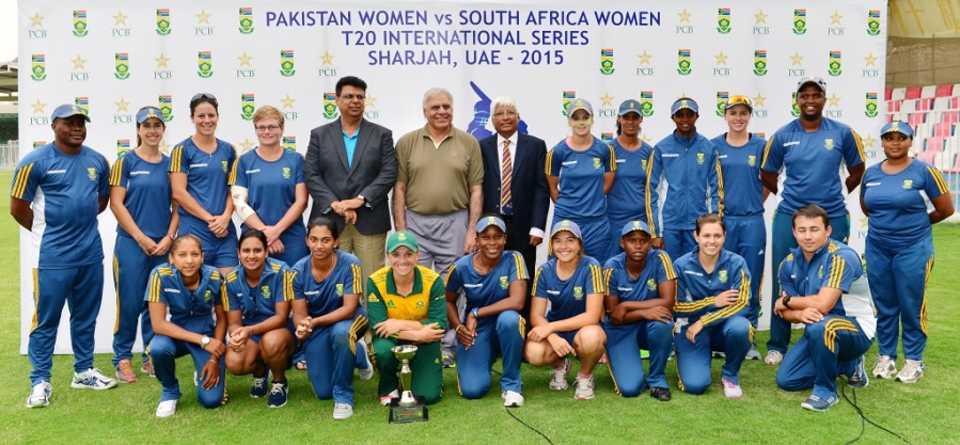 The South Africa women's team with the runners-up trophy, Pakistan v South Africa, 3rd Women's T20, Sharjah, February 22, 2015