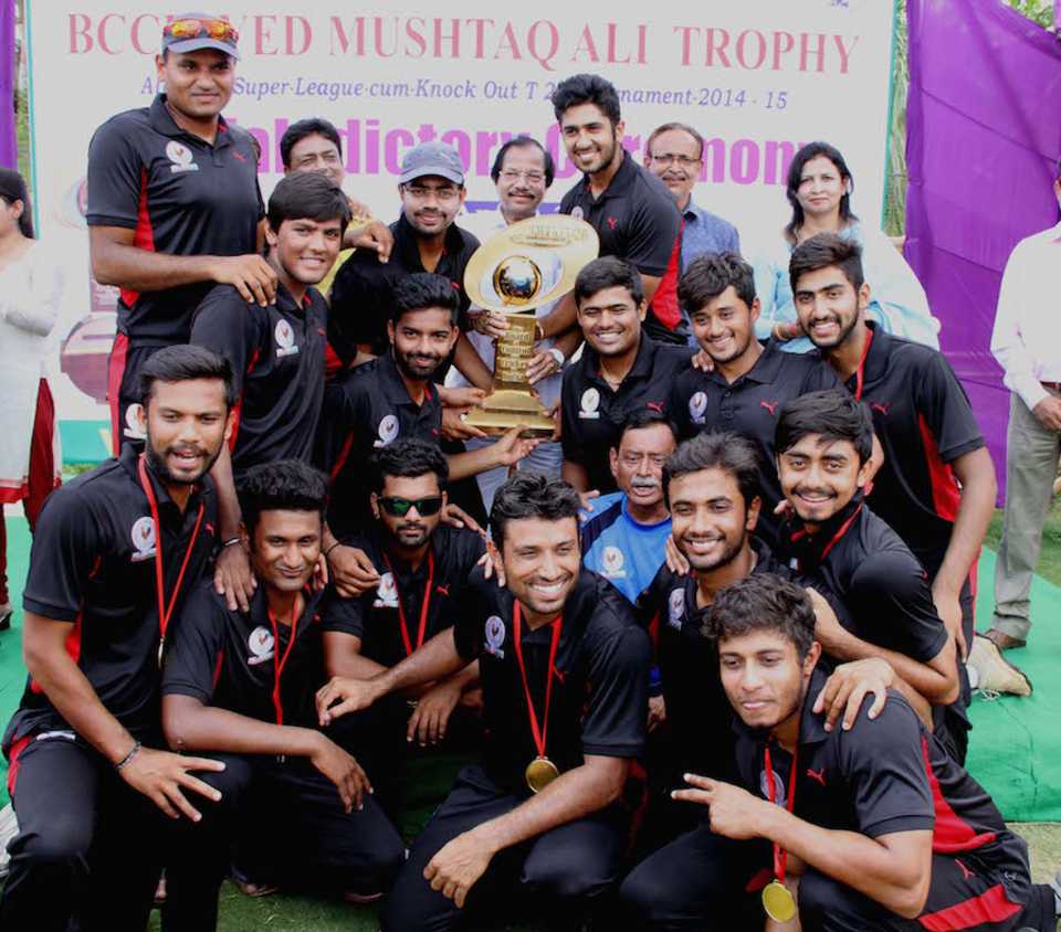 The Gujarat team poses with the Syed Mushtaq Ali trophy, Gujarat v Punjab, Syed Mushtaq Ali Trophy, final, Bhubaneshwar, April 7, 2015