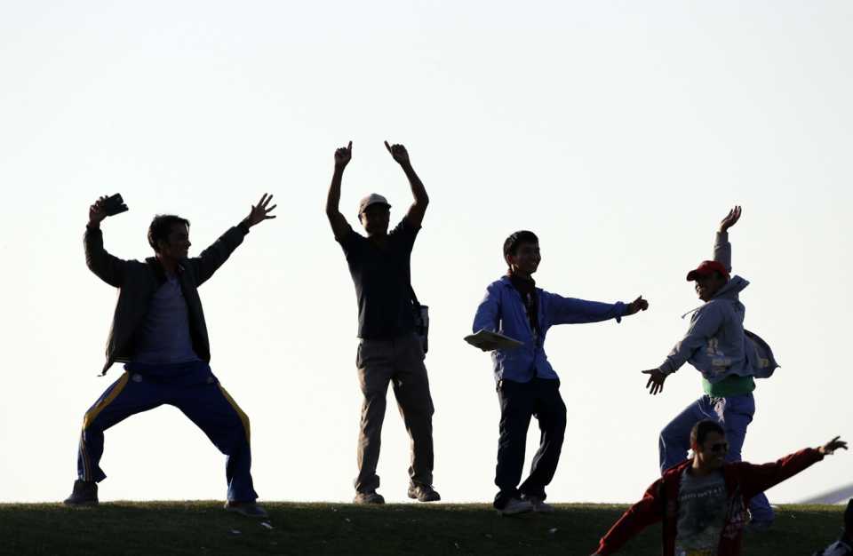 Nepal fans dance 