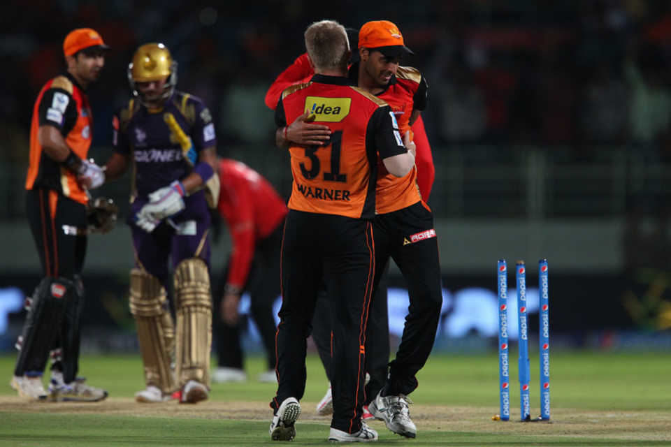 Sunrisers Hyderabad celebrate their victory, Sunrisers Hyderabad v Kolkata Knight Riders, IPL 2015, Vizag, April 22, 2015