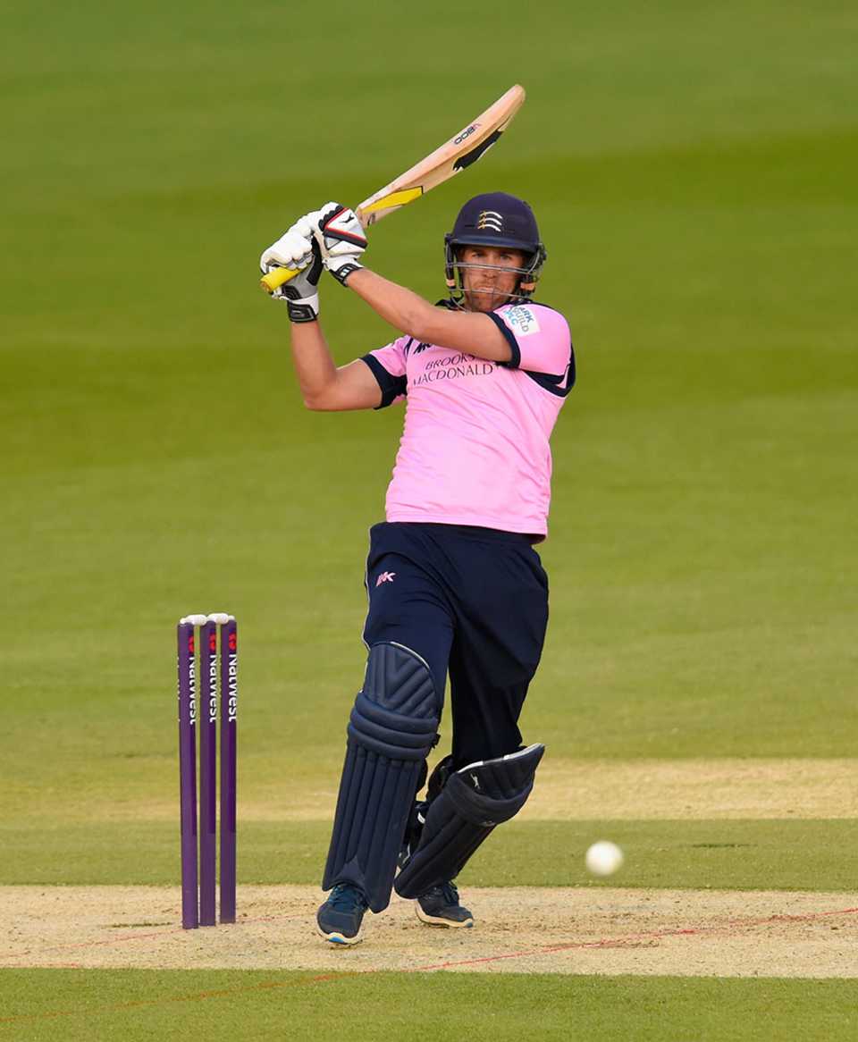 Dawid Malan set up Middlesex's chase well