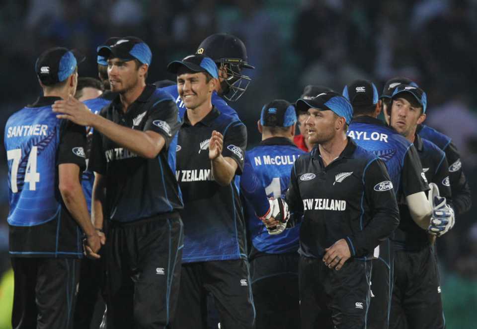 The New Zealand players shake hands after their series-levelling win, England v New Zealand, 2nd ODI, Kia Oval, June 12, 2015