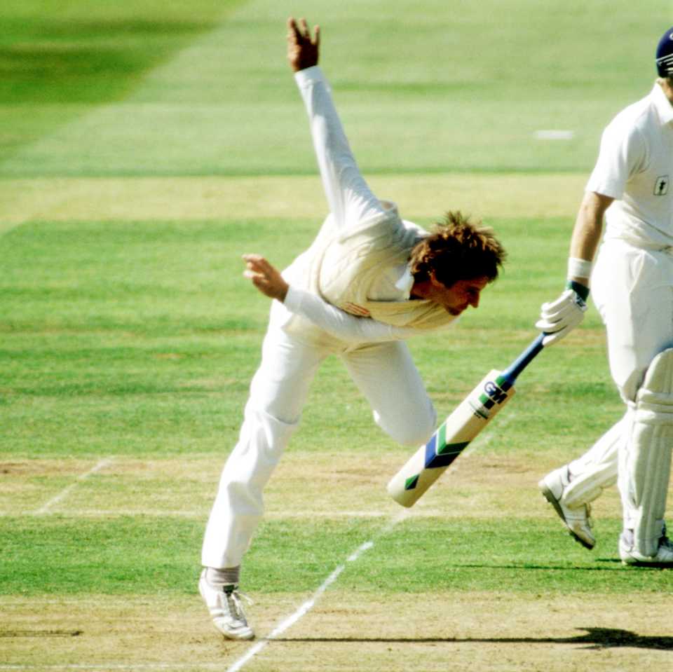 John Lever bowls in the Benson & Hedges final, Essex v Nottinghamshire, Benson & Hedges final, Lord's, July 15, 1989